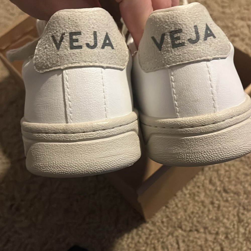 Veja Urca CWL Natural White Sneaker, NWT - Picture 4 of 7